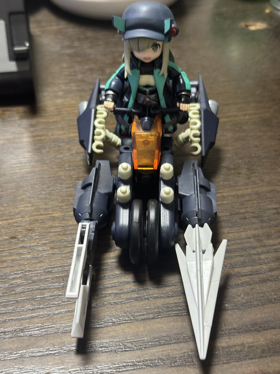 lightman888's tweet photo. スレイプニルお手軽強化！紺色の色味も合ってて良い感じ✨突撃ぃぃ！

 #リンクトラベラーズ https://t.co/b5JobQ9Svh