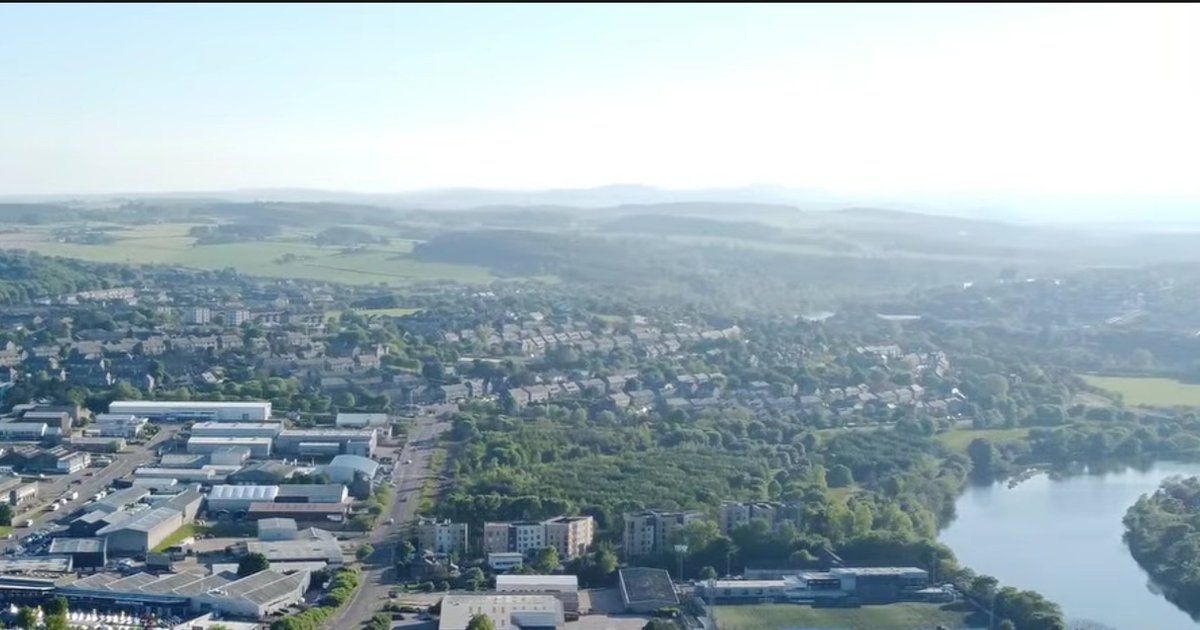 Almost back from my brain vacation guys....almost 😉😄

The grass feels so damn good lol 🌞🐢

A pic of home -