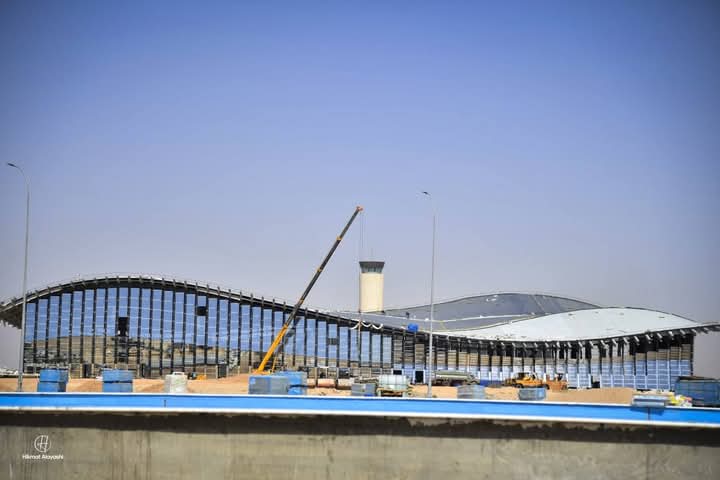 مطار كربلاء المقدسة الدولي🇮🇶

بطاقة استيعابية تصل إلى 4 ملايين مسافر سنوياً
وعلى أرض تبلغ مساحتها 42 مليون متر مربع
يقترب مطار كربلاء الدولي من اللمسات الأخيرة

ولأول مرة في العراق

المطار الوحيد القادر على استقبال أضخم طائرة في العالم A380 – إيرباص.