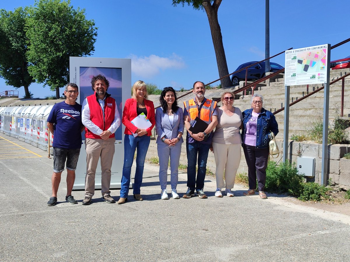 Laura Casas (@laurywinslow) on Twitter photo 🔊 Valoració positiva del simulacre de despatx de diumenge al Mercat de #Bonavista. Es van activar els protocols d'actuació en cas d'incendi i de confinament per risc químic.
👉 Es duen a terme cada any i, properament, se'n farà un al Mercat Central.
Informa <a href="/tarragonaradio/">Tarragona Ràdio 🟣</a> 🔊 Valoració positiva del simulacre de despatx de diumenge al Mercat de #Bonavista. Es van activar els protocols d'actuació en cas d'incendi i de confinament per risc químic.
👉 Es duen a terme cada any i, properament, se'n farà un al Mercat Central.
Informa <a href="/tarragonaradio/">Tarragona Ràdio 🟣</a>