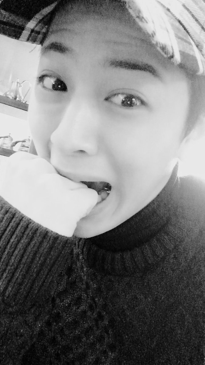 <a href="/nytecrawlr/">•</a> 슬플 때 웃는 사람이  일류여~~~