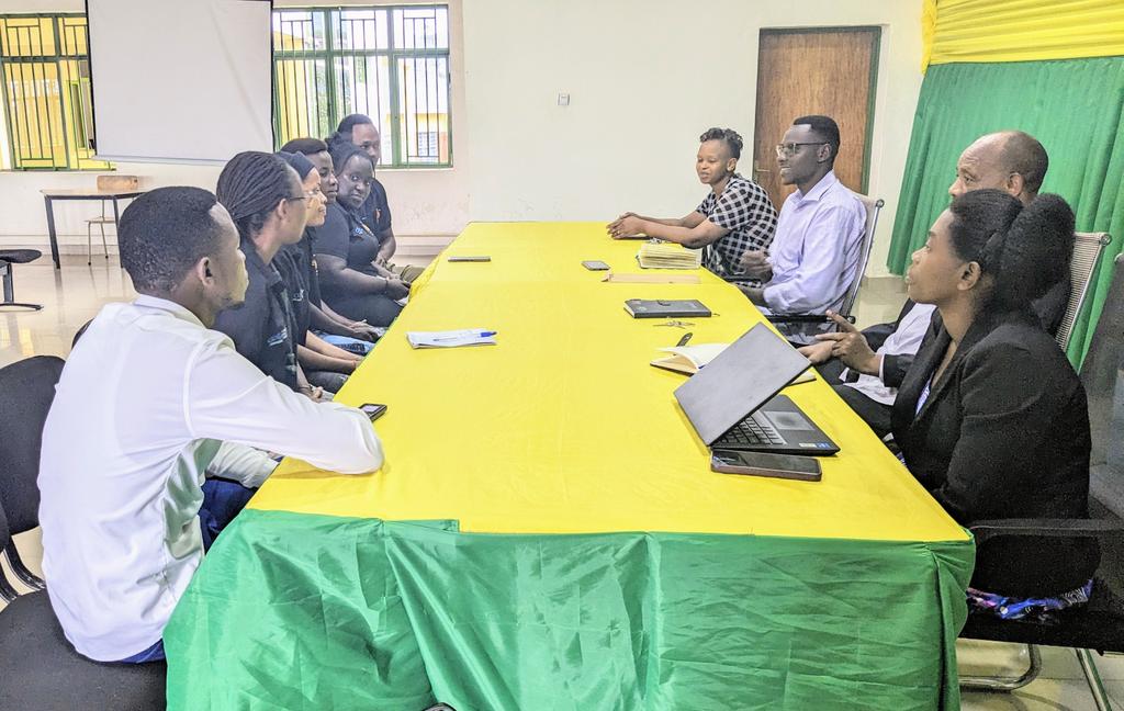 KarongiYego's tweet image. Last week,@DOTRwanda, in partnership with @KarongiDistr through @KarongiYego, deployed Digital Champions &amp;amp; Business Coaches across Karongi sectors under Digital Skills for Entrepreneurship #DSEProgram to support youth &amp;amp; entrepreneurs in growing their businesses with digital tools