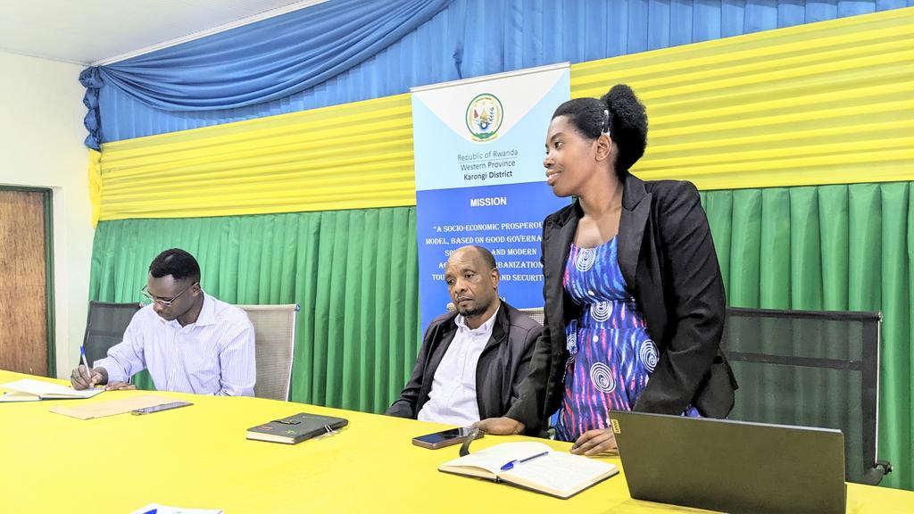 KarongiYego's tweet image. Last week,@DOTRwanda, in partnership with @KarongiDistr through @KarongiYego, deployed Digital Champions &amp;amp; Business Coaches across Karongi sectors under Digital Skills for Entrepreneurship #DSEProgram to support youth &amp;amp; entrepreneurs in growing their businesses with digital tools