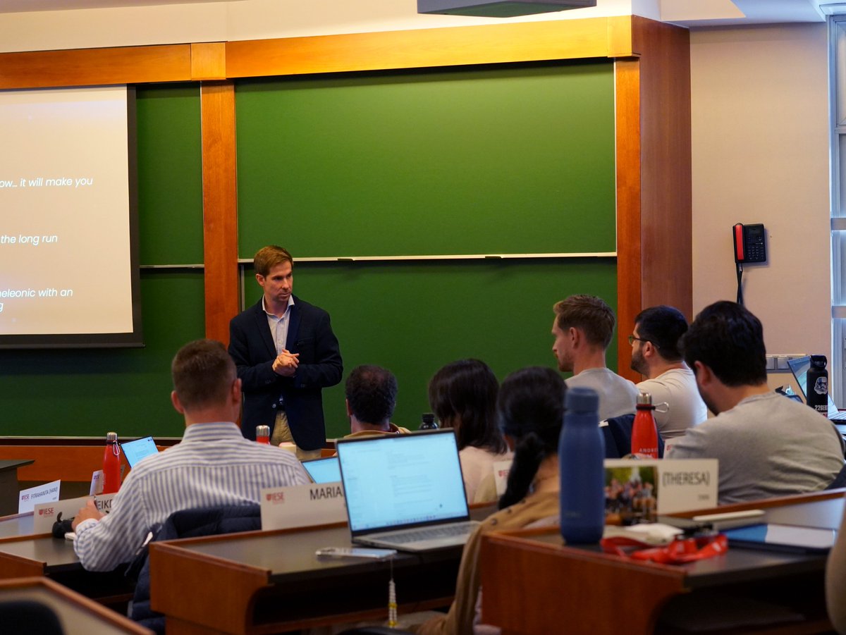 Imperia (@imperiascm) on Twitter photo Este mes visitamos <a href="/iesebschool/">IESE Business School</a> para debatir con los futuros ejecutivos del MBA sobre agilidad y transformación en la #CadenaDeSuministro. 💻
A través del caso “Adapt or Die: Competing for Supply Chain Agility and Differentiation”, abordamos retos que vemos en el día a día. Este mes visitamos <a href="/iesebschool/">IESE Business School</a> para debatir con los futuros ejecutivos del MBA sobre agilidad y transformación en la #CadenaDeSuministro. 💻
A través del caso “Adapt or Die: Competing for Supply Chain Agility and Differentiation”, abordamos retos que vemos en el día a día.