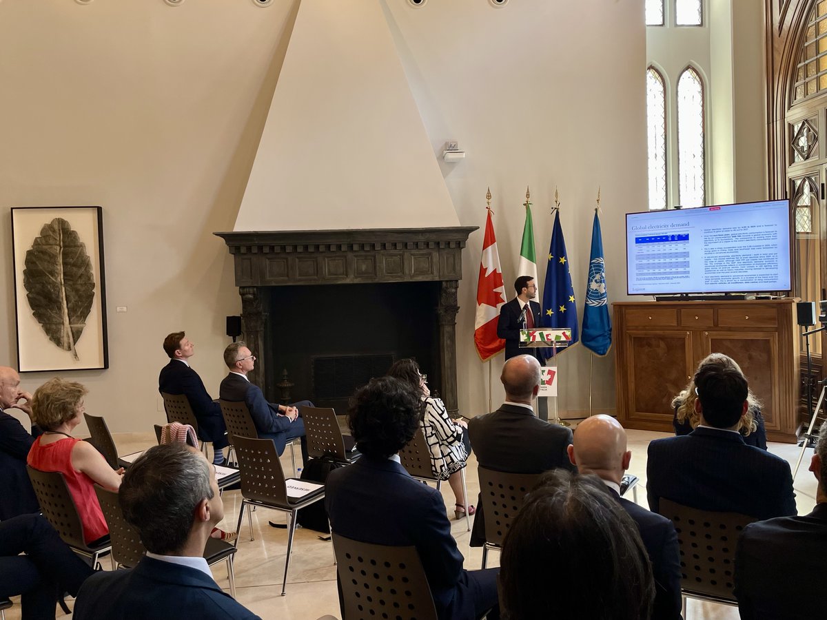 Canada in Italy (@canadainitaly) on Twitter photo Canada’s energy transition key trends and opportunities for Italian companies were the focus of yesterday’s presentation by @GowlingWGL at our Chancery in Rome. <a href="/TCS_SDC/">Trade Commissioner Service</a> <a href="/PGiuliotti/">Patrizia Giuliotti</a> #energytransition #distributedenergy #storage #gridmodernization Canada’s energy transition key trends and opportunities for Italian companies were the focus of yesterday’s presentation by @GowlingWGL at our Chancery in Rome. <a href="/TCS_SDC/">Trade Commissioner Service</a> <a href="/PGiuliotti/">Patrizia Giuliotti</a> #energytransition #distributedenergy #storage #gridmodernization