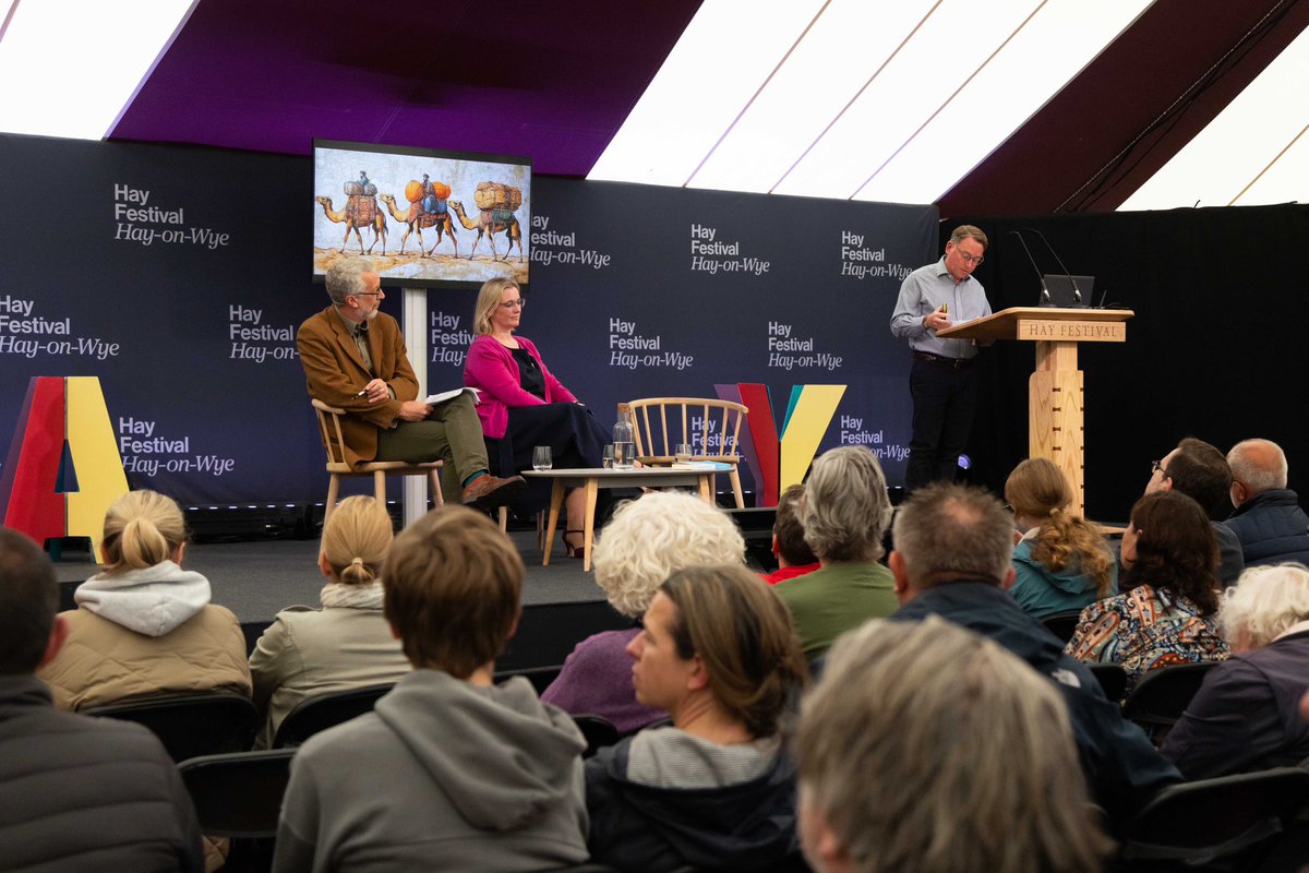 TheBookSocial's tweet photo. What a fantastic turnout for David Burrett Reid’s #RunningTheRisk talk at Hay Festival! Thanks to everyone who came to support this insightful new release📘✨
Grab your copy now via Amazon, Waterstones & all good bookshops!
#HayFestival #NewRelease #NonFictionReads https://t.co/JKtny77tni