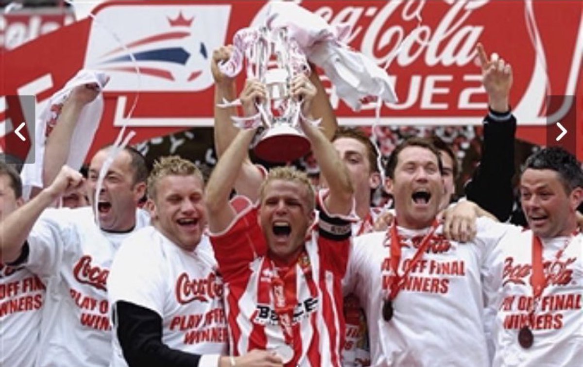 On this day 2006 promotion to League 1 <a href="/CTFCofficial/">Cheltenham Town</a> a special group of players and staff . Wow and how good were our fans that day . Amazing memories never to be forgotten ♥️ ⚽️❤️