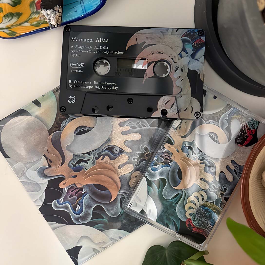 TapeOdd's tweet image. Alias (+DL) - Mamazu

国内外で高いプロップスを集めるDJ/プロデューサーMamazu(HOLE AND HOLLAND/SABI)のアルバム『Alias』がTastee T Productionよりリリース‼️

oddtape.com/products/alias…