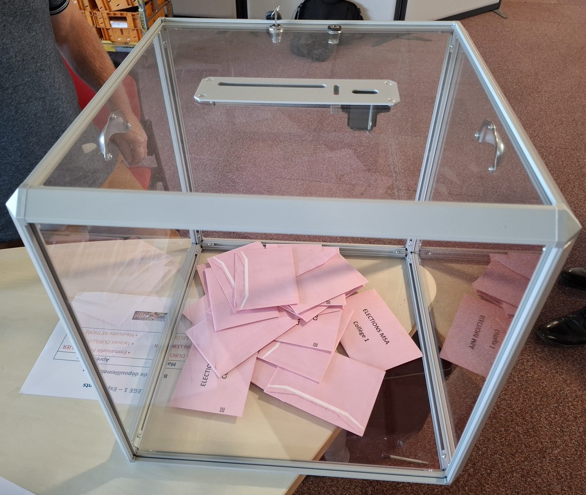 [🗳️ #ÉlectionsDéléguésMSA]
📷 Retour en images sur la journée du dépouillement des élections MSA ce 22 mai !
Merci aux équipes mobilisées d'avoir contribué à ce temps fort de démocratie sociale !
📍 Consultez la liste des délégués élus dans votre canton 👉 tinyurl.com/2e5r4s2b
