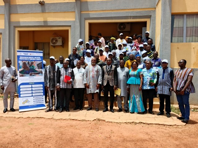 Coopération suisse au Burkina Faso (@ddcburkinafaso) on Twitter photo L’ONG <a href="/Enfantsdumonde_/">Enfants du Monde</a> a lancé, ce 23 mai 2025 à Koudougou, le programme “Éducation de qualité, inclusive, protectrice et équitable” (EQUIPE). Ce programme, mis en œuvre en partenariat avec l’ONG Planète Enfants & Développement, bénéficie du soutien financier de la #Suisse L’ONG <a href="/Enfantsdumonde_/">Enfants du Monde</a> a lancé, ce 23 mai 2025 à Koudougou, le programme “Éducation de qualité, inclusive, protectrice et équitable” (EQUIPE). Ce programme, mis en œuvre en partenariat avec l’ONG Planète Enfants & Développement, bénéficie du soutien financier de la #Suisse