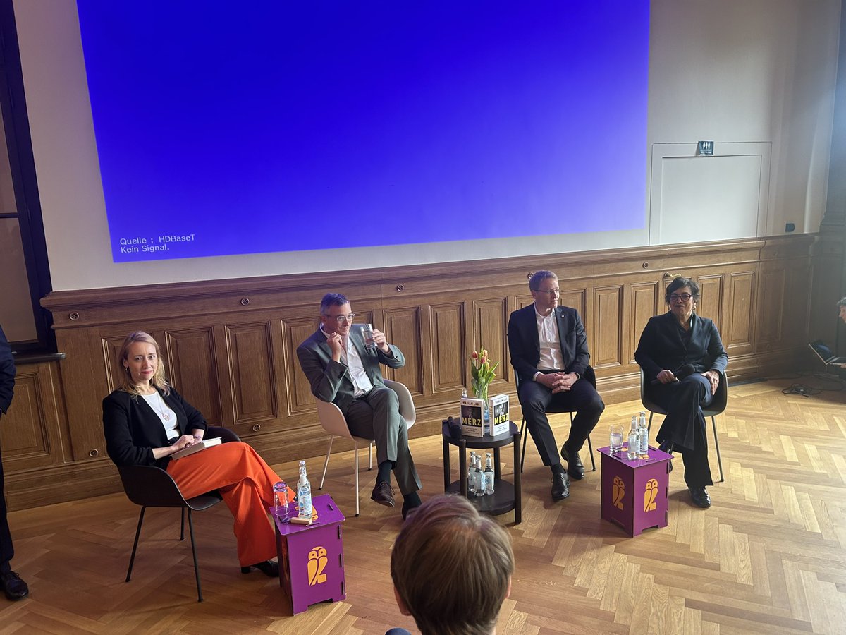 Wähler seien nicht nur von der Union zur AfD gegangen. Die AfD klein zu kriegen, sei genauso Aufgabe von SPD und Grünen, sagt Daniel Günther bei der Buchpräsentation von <a href="/MariamLau1/">Mariam Lau</a> <a href="/MelAmann/">Melanie Amann</a>