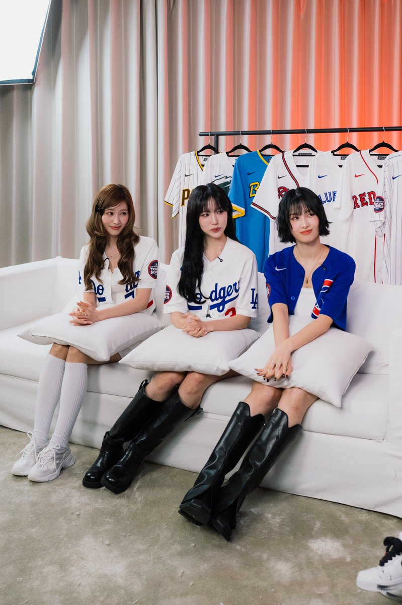 “즐거웠습니다, MLB팬 여러분!” feat. @jypetwice 의 #미나 #사나 #모모
아직 모모의 #MLB 이모지 퀴즈 게임 풀 영상 못 보신 분들은 유튜브로 바로 고고!

풀 영상 보러가기 👉 youtu.be/cMfTI-z7vB0

#mlb #mlbkorea #mlbtokyoseries #majorleaguetalk  #메이저리그톡 #미사모 #misamo #mina