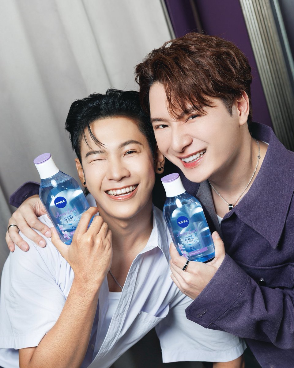 ในโซเชียลฉันเป็นทุกอย่างที่ไม่ใช่ศิลปิน. tweet media