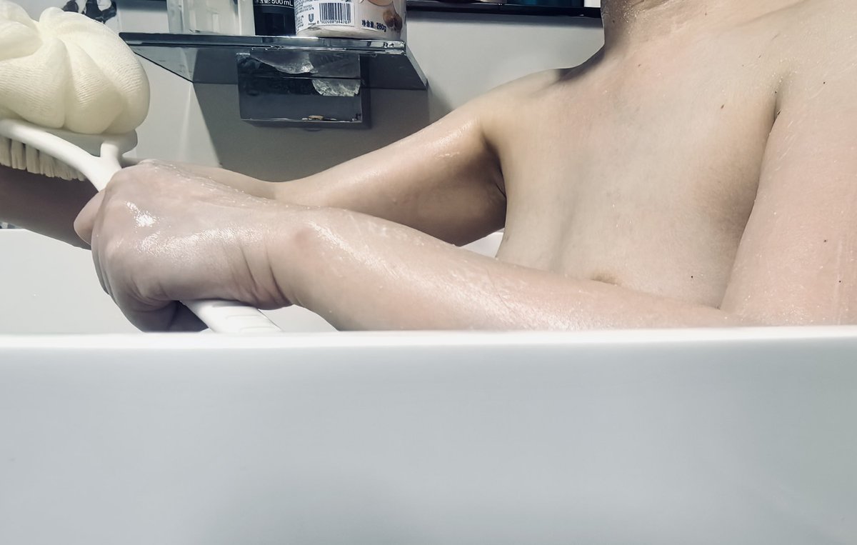 inlie0574 tweet media