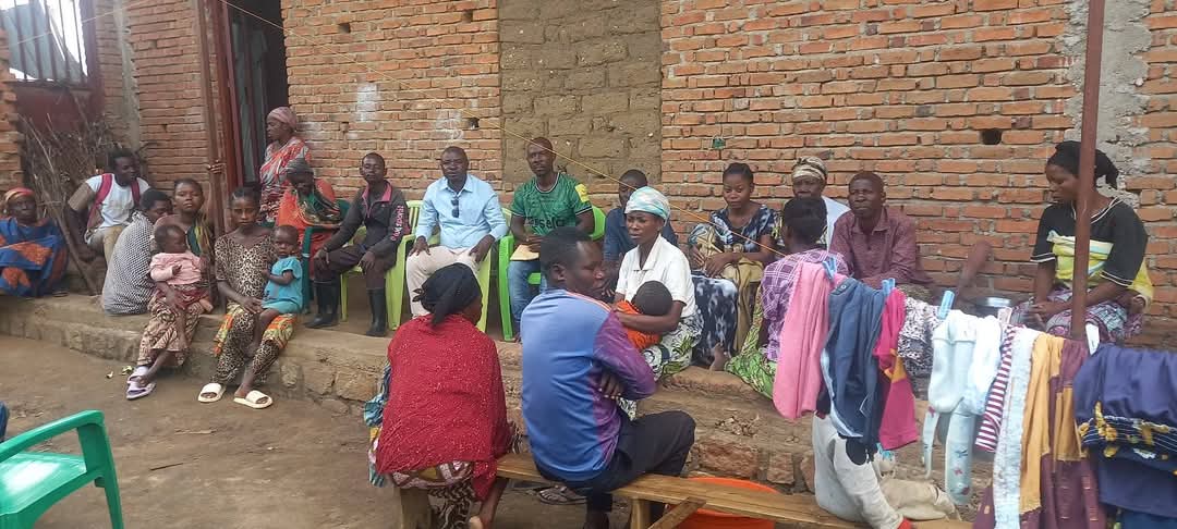 #AFC_M23 au #Sud_Kivu: refoulés du #Burundi pour avoir refusé de se rendre dans les camps de refugiés, plus 650 ménages vivent en situation difficile à #Sange_Uvira. Ils sont en état critique. Il y a aussi des retournés et des déplacés. Ils crient à l'aide.