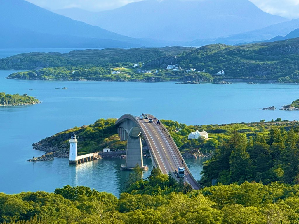 Nice and sunny start  -  Skye Bridge, Isle of Skye #Scotland 🏴󠁧󠁢󠁳󠁣󠁴󠁿