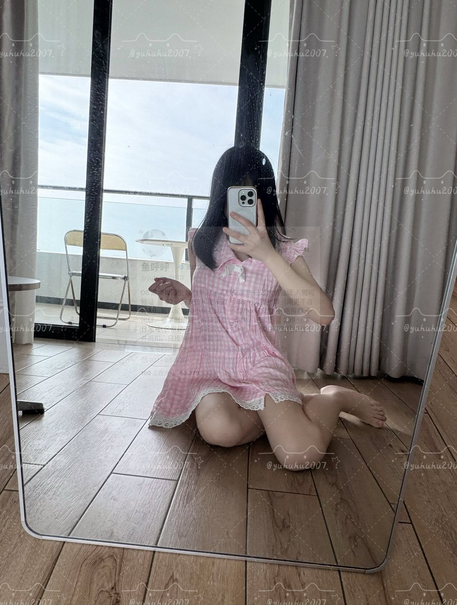 福利姬小雨鱼（凌晨三点起床给门哥煲汤版）分享的黄推图片2 - 网红私拍内容