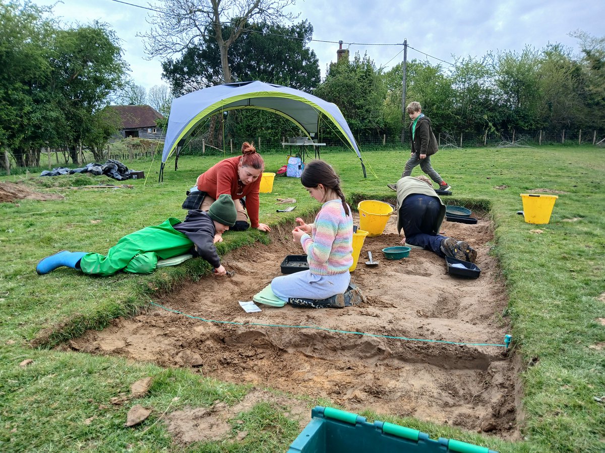 DIGGING and DONKEYS down at Hale Farm Campsite #ARCHAEODISCOVERY #archaeologyforkids #archaeologyforall #archaeologyworkshops #thingstodoinsussex

instagram.com/reel/DKMHWFUqh…