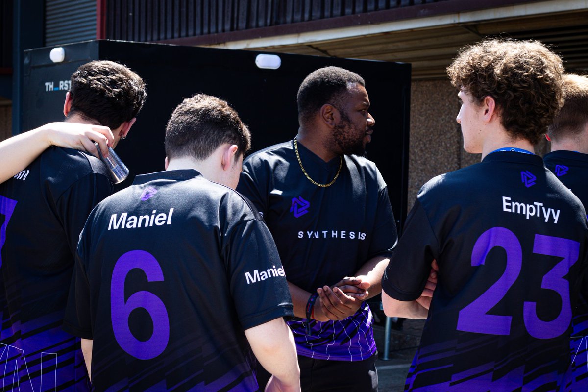 I'm just putting it out there that <a href="/SynthesisENMT/">Synthesis</a> doesn't have a team/players in any of the 5 titles at AGC.

My DMs are always open for business 👀

#AGC25