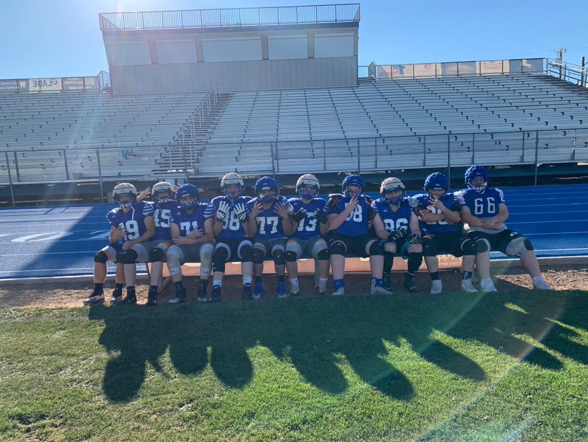 “Our bench can support over 2500lbs.”

How can you tell? 

The bench: