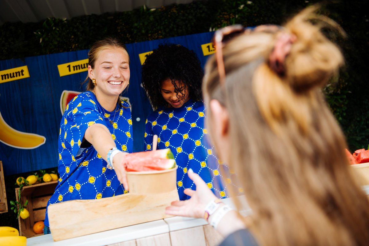 Zin in een opfrisser? Bietje last van een festivaldip? Kom naar Lidl's Drop de Biet op ’t festivalterrein voor je dagelijkse dosis vitamines én een verrassende boost. Bijzijn = meemaken 👀

P.S. er gaat geshaket worden! 🍑