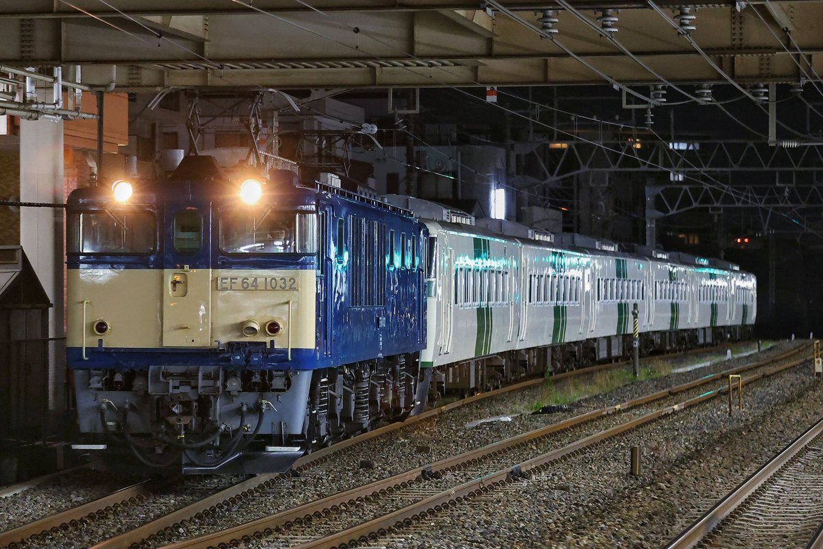 2025.05.28
配9520レ  廃車回送
EF64 1032+185系 B6編成