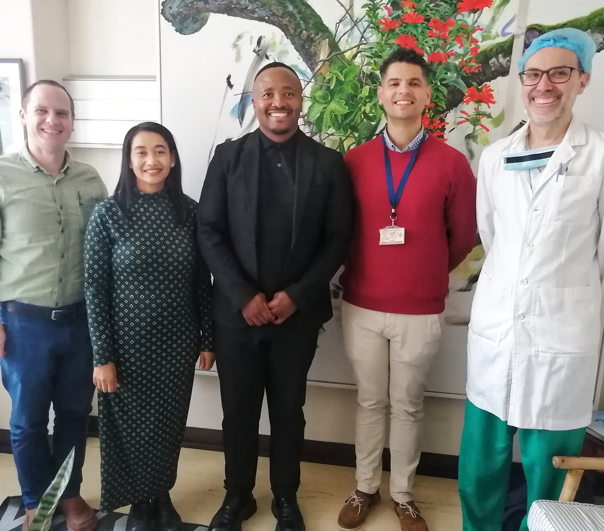 JohnLazarus01's tweet photo. Thanks to Zingisile Bam from @Investec for his generous donation to Project Peacock from his sponsored completion of the London Marathon https://t.co/5Jt1oKCcSW