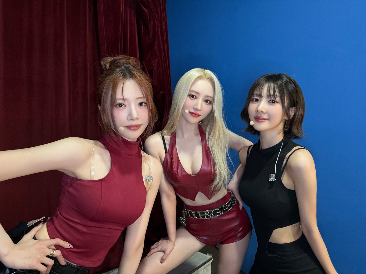 hf_dreamcatcher's tweet image. [📸] 25.05.28 유아유(UAU) 1st Mini Album [Playlist #You Are You] Debut Showcase

유아유(UAU) 5세대 핫 데뷔🔥

#유아유 #UAU
#Dreamcatcher_UAU
#1st_Mini_Album
#Playlist #You_Are_You
#2Months #Attitude