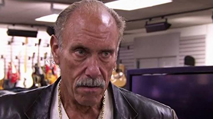 Name: Root
Profession: fraud and gambling
Nationality: Detroit
Favori Project: Shape