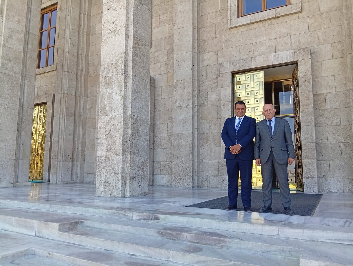 ankarakulisi06's tweet image. Toplumun derdiyle dertlenmek samimiyetle mücadele etmek başarıyı getirir

@Onuronal_  hocama teşekkürler