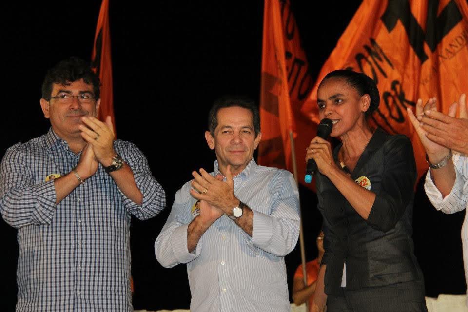 Nos solidarizamos com a ministra <a href="/MarinaSilva/">Marina Silva</a> diante do episódio lamentável no Senado. Divergências são parte da democracia, mas não justificam ataques pessoais nem desrespeito. O respeito fortalece as instituições e o diálogo democrático.