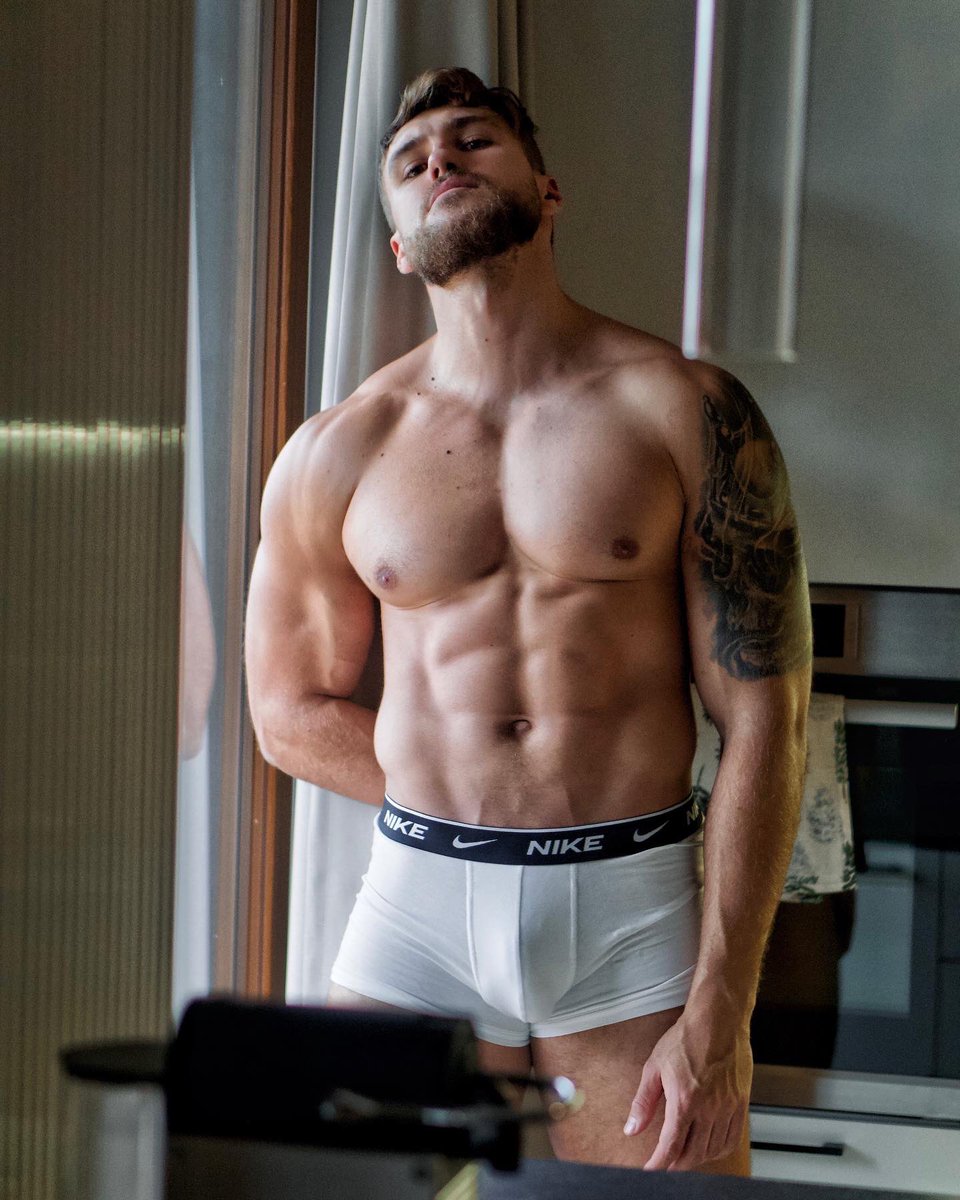 Alpha Cezar Dr.Findom (@muscle_god_) on Twitter photo 