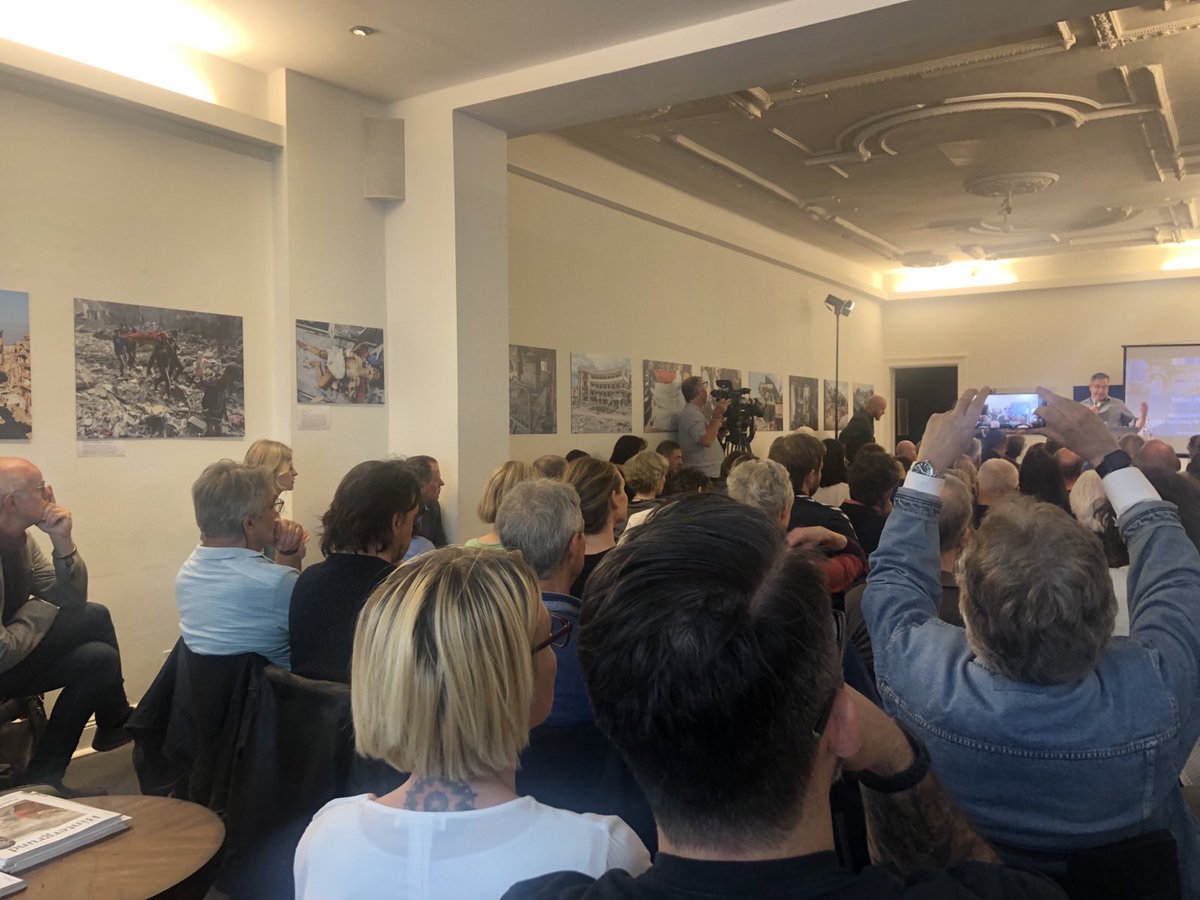 Gestern habe ich meinen Vortrag über die RKI-Protokolle im Sprechsaal in Berlin bei der Berliner BSW-Fraktion gehalten - zusammen mit dem Chirurgen Dr. Wolfgang Albers, der auf der Grundlage von BSW-Anfragen erhellende Zahlen zur Auslastung von Berliner Kliniken präsentieren