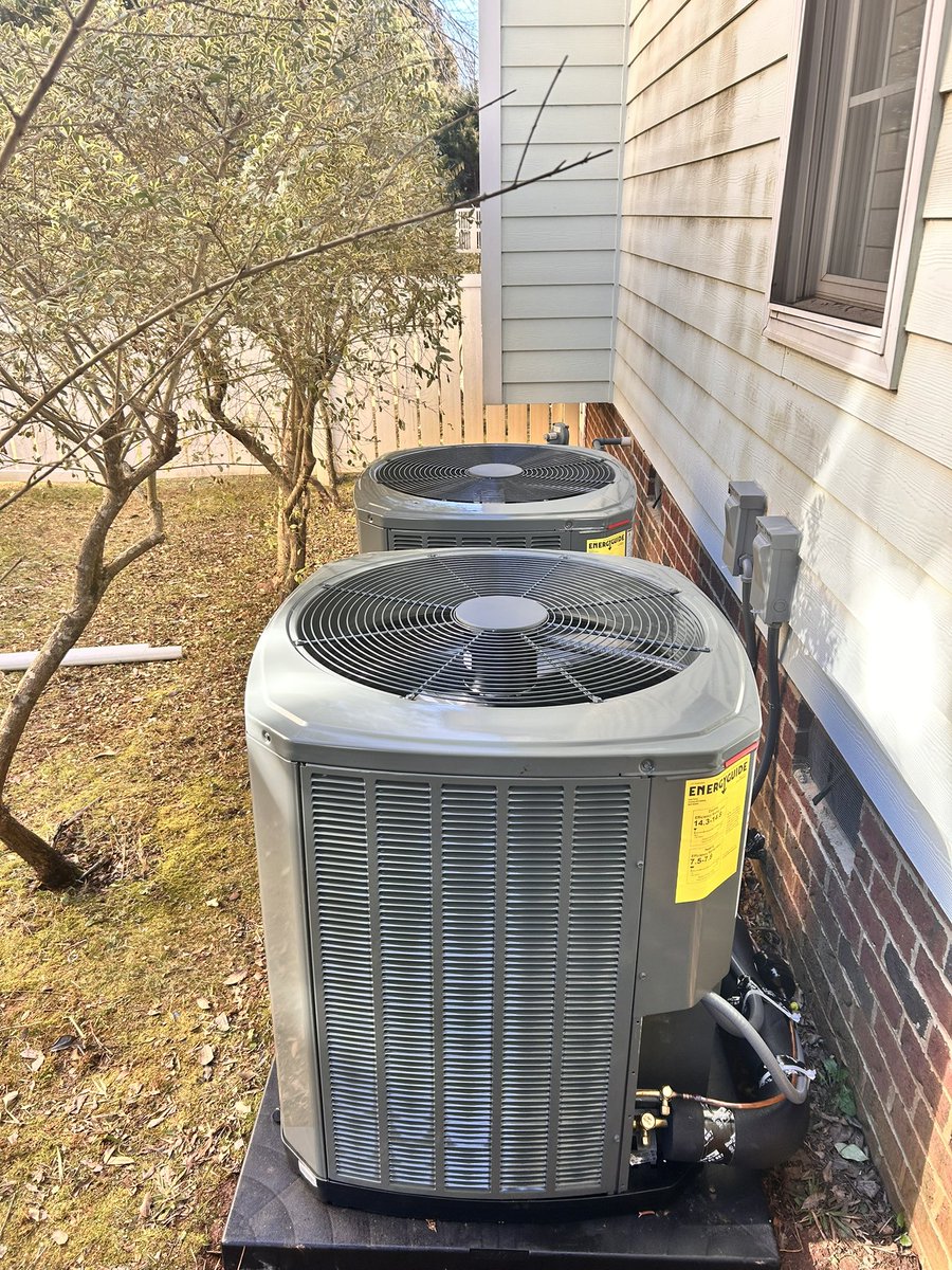 ServiceMedic's tweet photo. The heat is coming! Be prepared with a new Trane HVAC system, these new systems are the new A2L classification with the new R454b refrigerant, this is a new era in HVAC! Call Service Medic today for a FREE no obligation quote! Servicing Holly Springs and surrounding areas! https://t.co/TgZ5wJ0Dzc