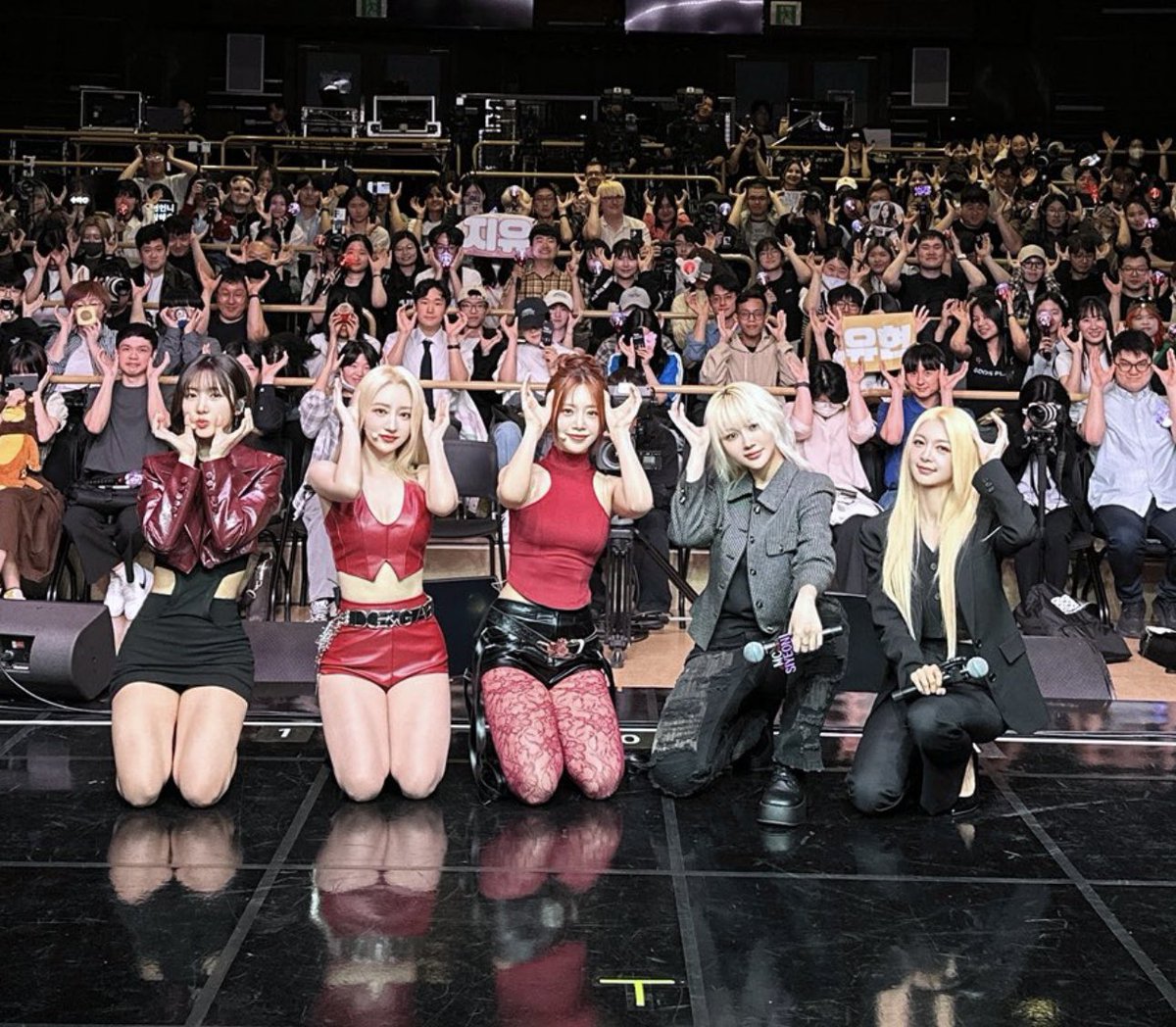 dee 🍬 tweet media