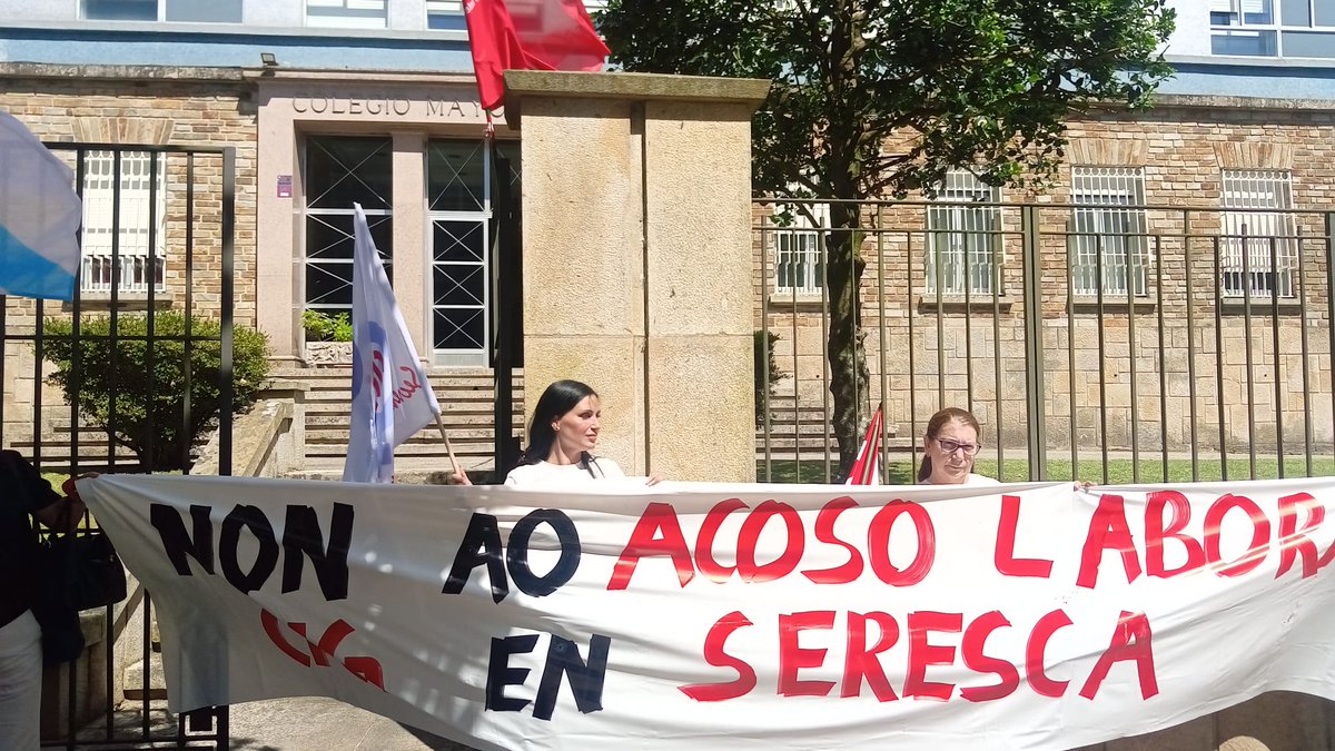 galizaCIG's tweet photo. ❌A CIG concéntrase diante do Colexio Maior Xelmírez para denunciar o acoso laboral contra unha traballadora
⭕️Demanda a inmediata adopción de medidas para rematar con esta situación
👉https://t.co/lnjTi5v4QY https://t.co/Dio7tWilXW