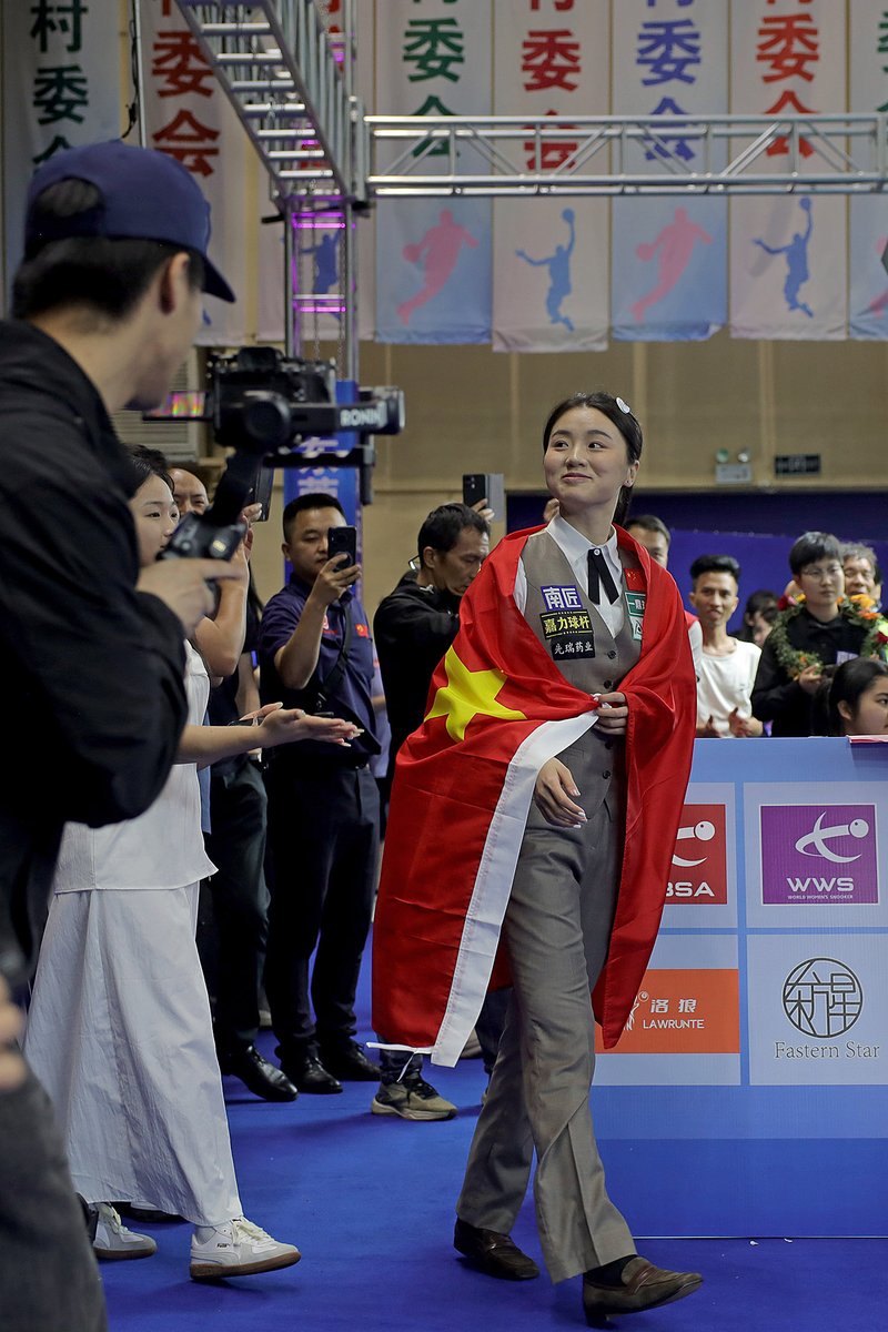 WALKING INTO THE HALL OF FAME! 🤩

China's Bai Yulu became only the seventh multiple winner of the World Women's Snooker Championship following victory on Tuesday evening.

She joins Reanne Evans (12), Allison Fisher (7), Kelly Fisher (5), Karen Corr (3), Ng On Yee (3) and Vera