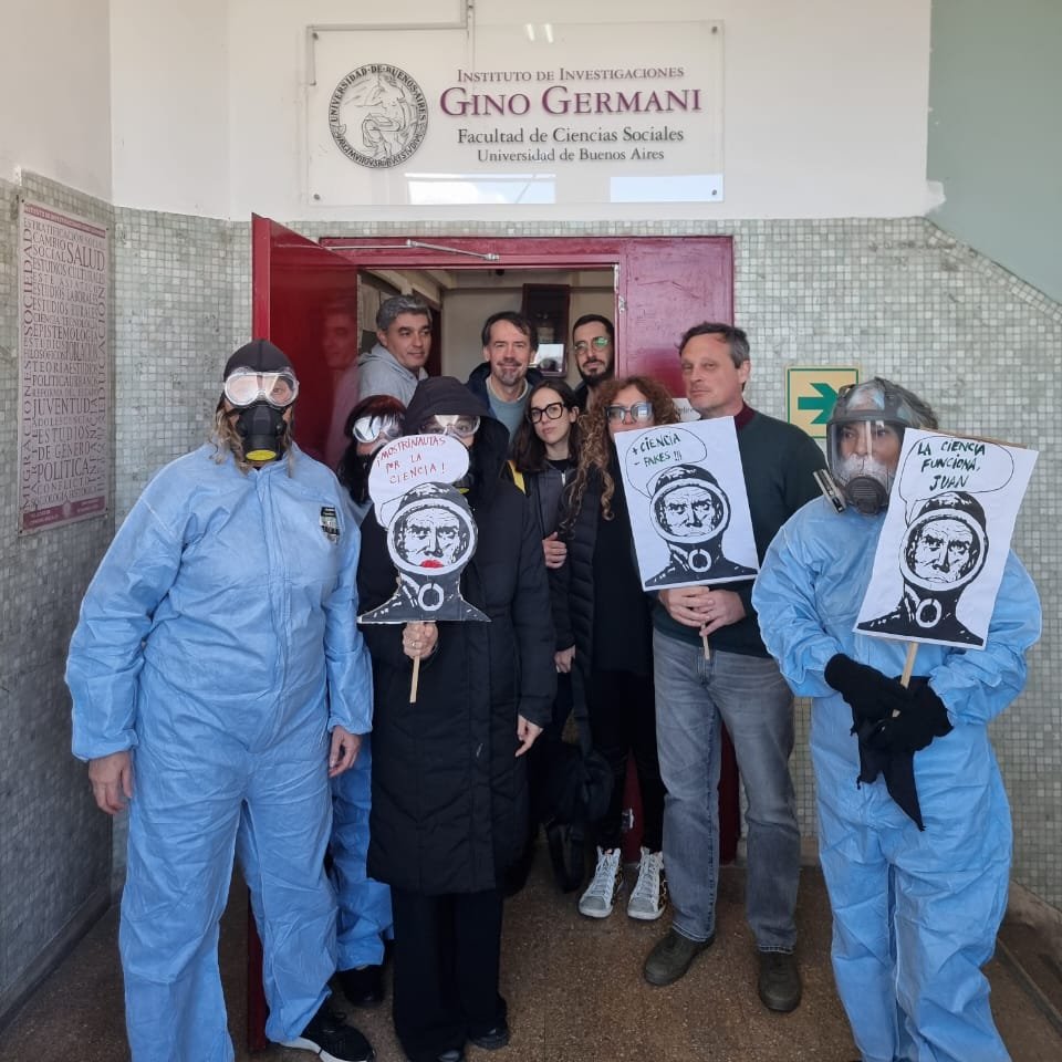 RAICYT (@raicyt_ar) on Twitter photo Saliendo desde el Instituto de Investigaciones Gino Germani.
Nos vemos en el Polo!
#NoAlCientificidio #CienciaEnMarcha #NadieSeSalvaSolo Saliendo desde el Instituto de Investigaciones Gino Germani.
Nos vemos en el Polo!
#NoAlCientificidio #CienciaEnMarcha #NadieSeSalvaSolo
