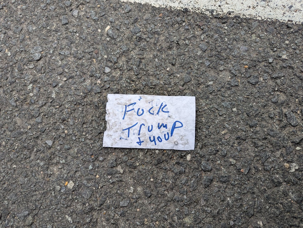 Today is my 1st NYC Council meeting — a day I was proud to reach. I came back to my car to find this awful note after stopping at the bank.
Even if you dislike <a href="/realDonaldTrump/">Donald J. Trump</a> &amp; me, this isn’t the way. We need to bring back respect in civic life. Disagree — but do it w/ decency.