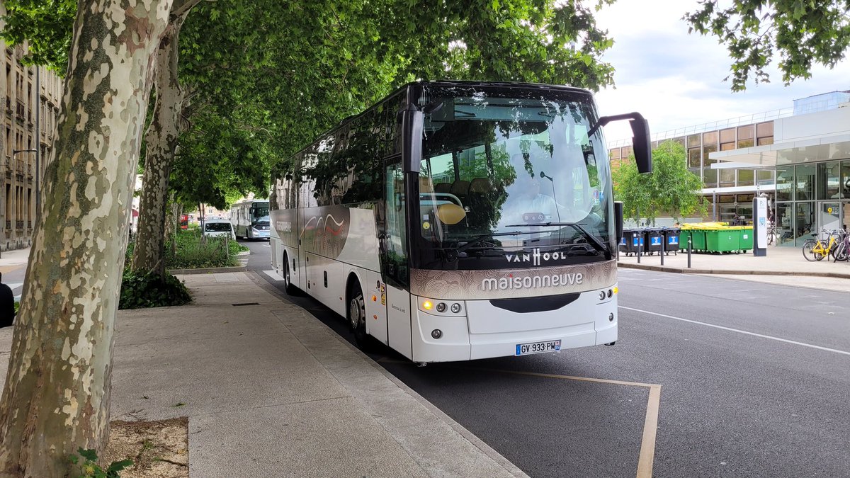 🚍 Ce 28 mai 2025, un car <a href="/AutMaisonneuve/">Autocars Maisonneuve</a> a effectué sa coupure sur un arrêt de bus réservé aux lignes régulières, gênant le service et les usagers.

Certains conducteurs réagissent mal lorsqu’on leur rappelle que ce n’est pas un arrêt prévu pour les coupures.

📞 Heureusement,
