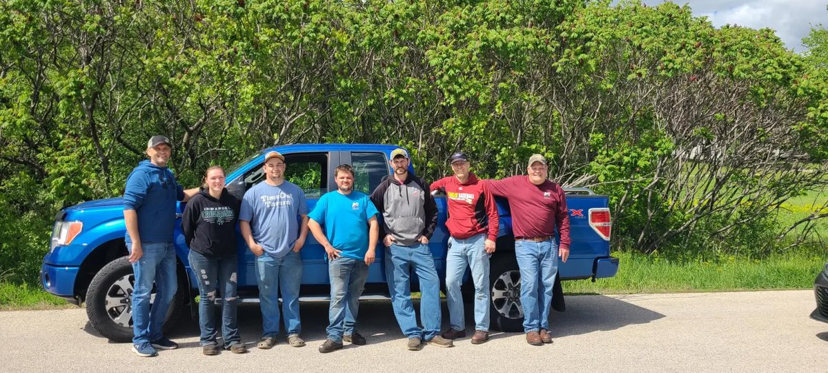 Last week, a team of Miller Ingenuity employees helped service our community by participating in our "Adopt-a-Highway Spring Cleanup." We would like to thank them for taking time out of their day to invest in our community and live out our company values. 👏 👏 👏