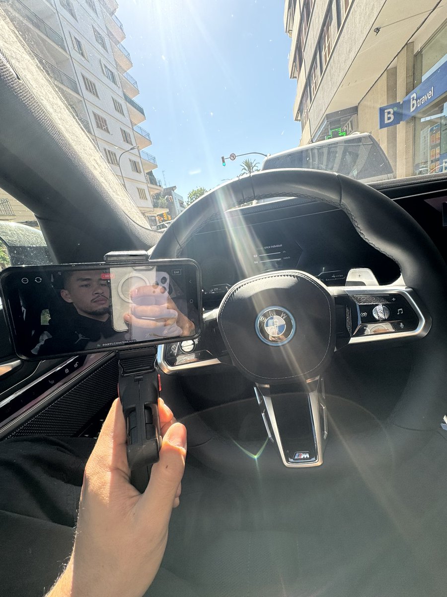 Irl in Mallorca 

Parti.com/SNEAKO