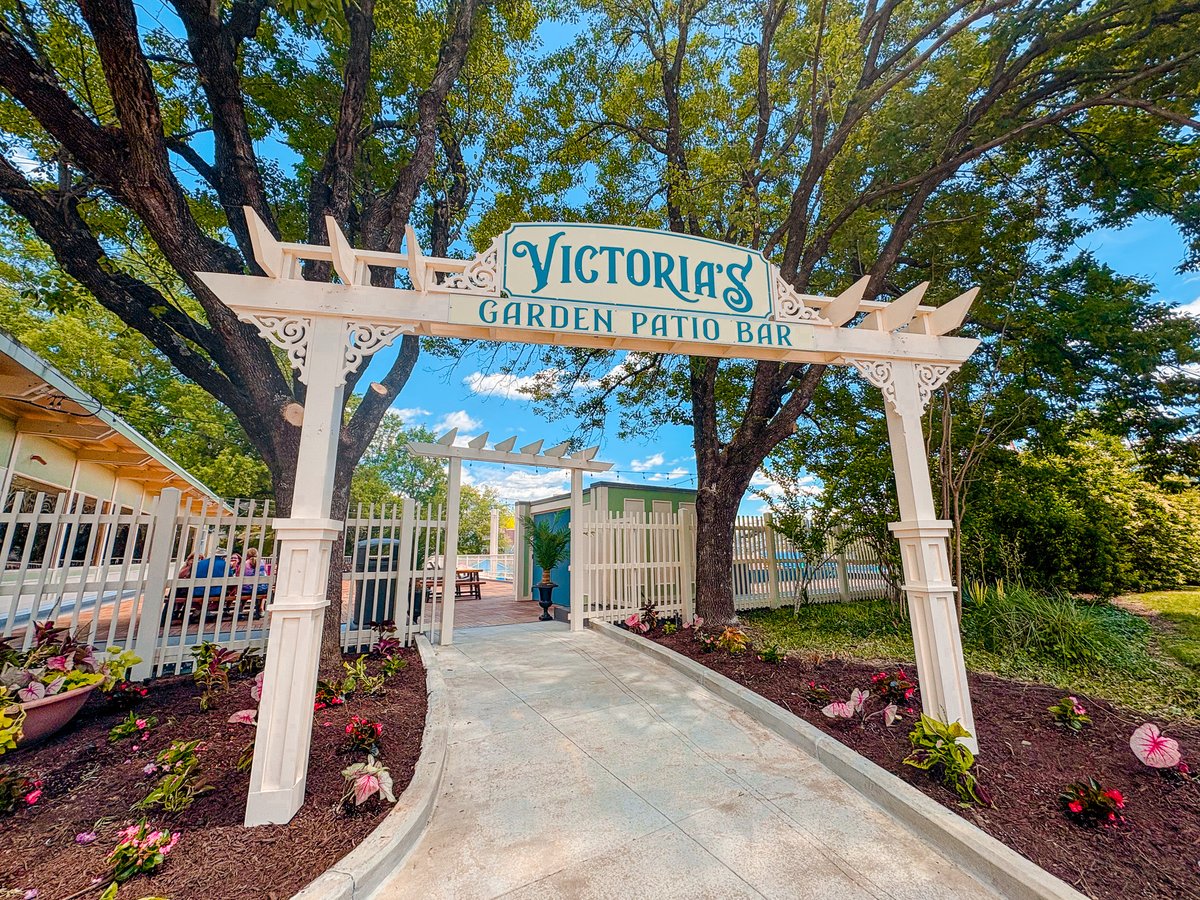 Looking to relax and refresh? Come check out Victoria's Garden Patio Bar - now open! #KingsDominion