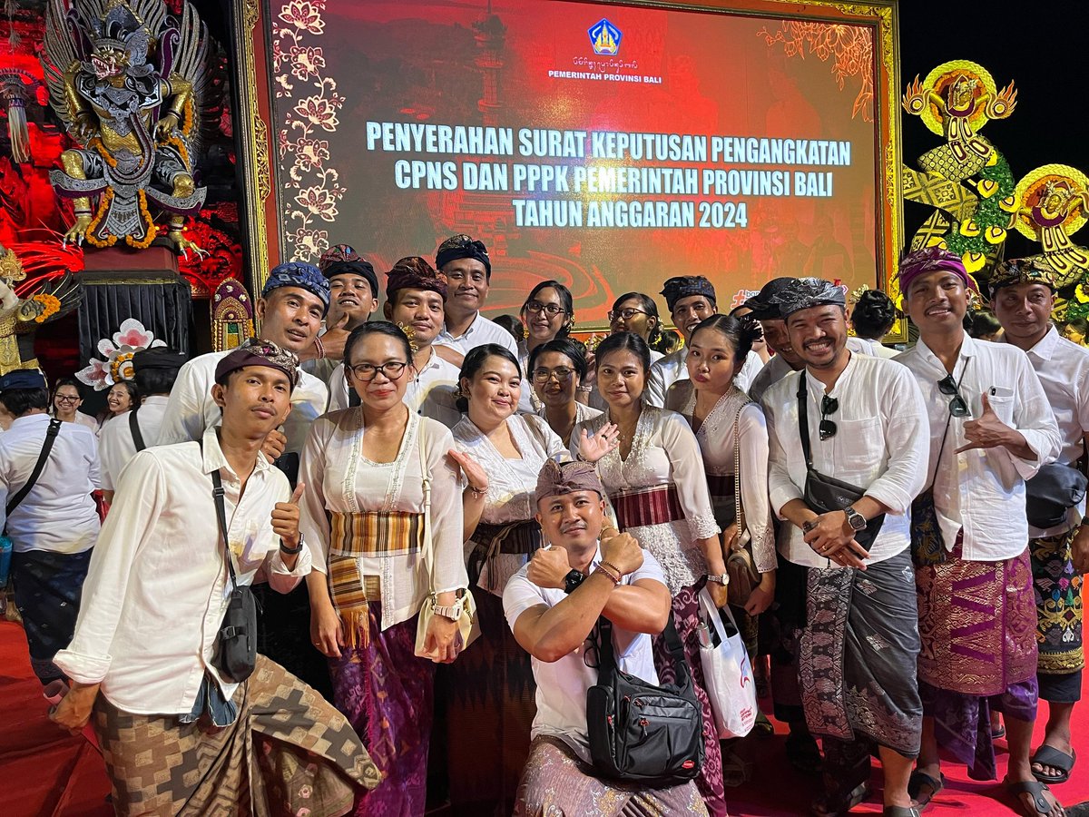 NgakanAgust's tweet photo. Buda Kliwon Pahang Çaka 1947 https://t.co/MzdjYrurGU