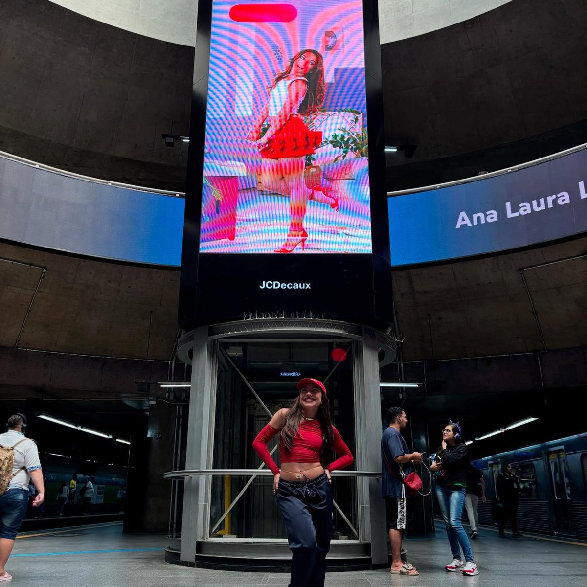 TrThiagoDeSousa's tweet image. É Tão Bomm Ver A @analauralopesf Toda Feliz!🩷🥹 #YoutubeBrasil #MeuEndereço #YouTubeMusic #AnaLauraLopes