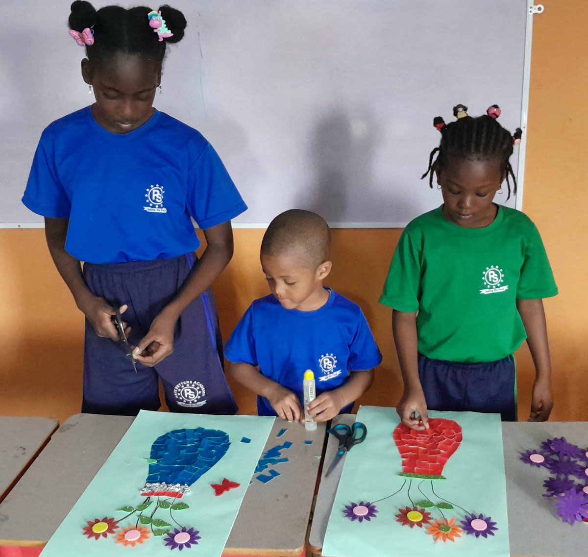 PaceSetters12's tweet image. @ Pacesetters Academy Wuse, our clubs are more than just activities — they are the launchpad for tomorrow’s leaders, creators, and changemakers! 🚀✨🤩🤩🤩🤩🤩🤩 
#PacesettersAcademyAbuja 
#PacesettersAcademyWuse
#SettingThePace 
#bestschoolintheworld 
#club 
#ClubActivities