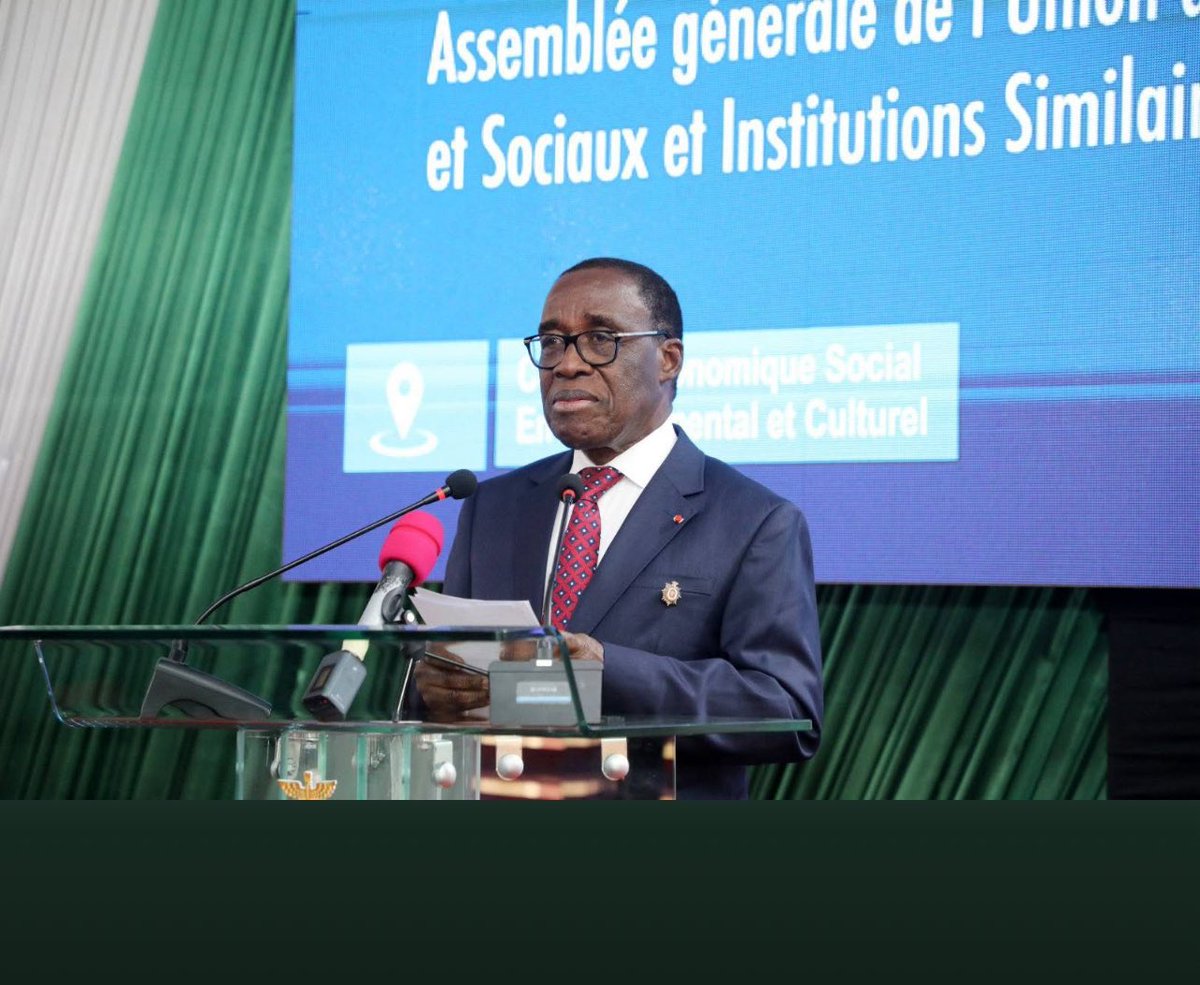 FRemarck13's tweet photo. Notre fierté est également l’élection du Président du #CESEC #AkaAoulé à la tête de @UCESISF succédant au Président du @lecese @ThierryBeaudet. Mon Département @MINCF_CI est engagé pour un co-construction stratégique pour une transformation durable des économies francophones (2) https://t.co/w5M7ScfLl8