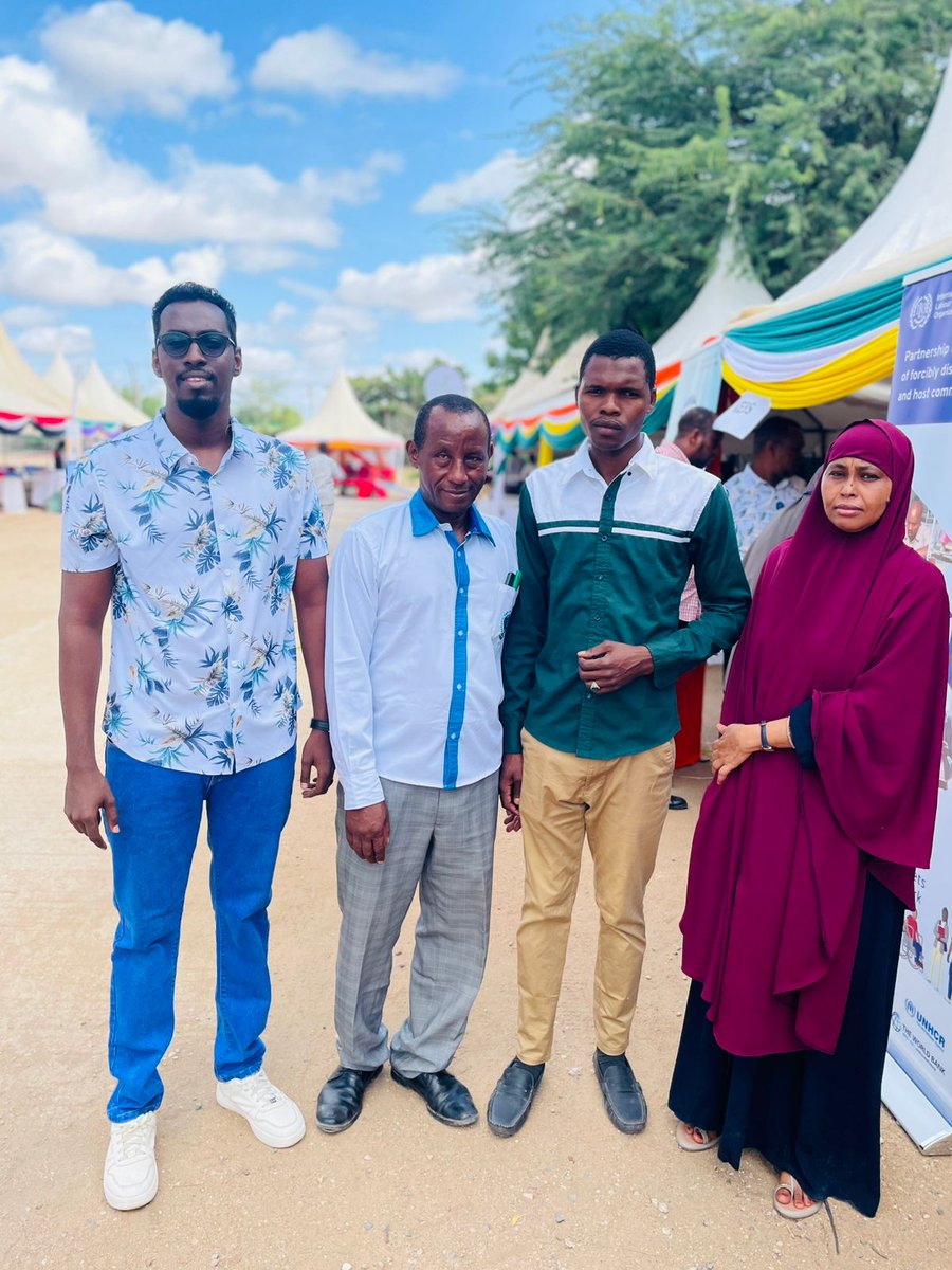 RES_ProjectKE's tweet photo. Today at the #SARNExhibition on the #DEGESI Project in Garissa, the RES team—Abdi Bulle (RES County Coordinator), Swaleh, Kakuti &amp; Fatuma (NEA)—showcased RES success stories &amp; digital opportunities for women, youth &amp; PWDs. @IloProspects @CareersKenya @nea_kenya https://t.co/dZ1blSvwBd