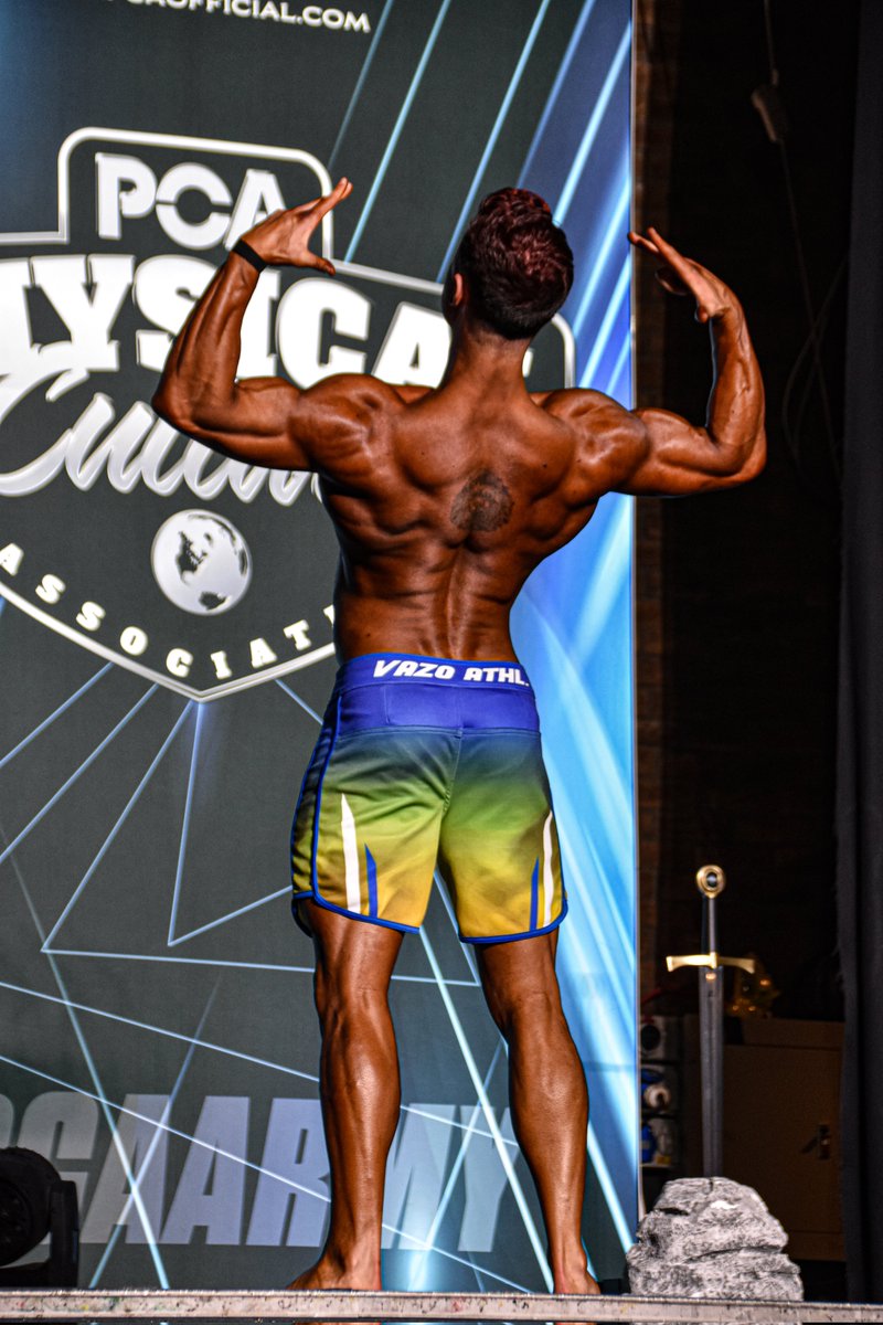 Alex_GoldenWolf's tweet photo. 2 weeks back when I won my MP class and the MP Overall! 

#bodybuilding #mensphysique #competition #pca #fitnesswolves #shredded https://t.co/aeJIL5D8dn