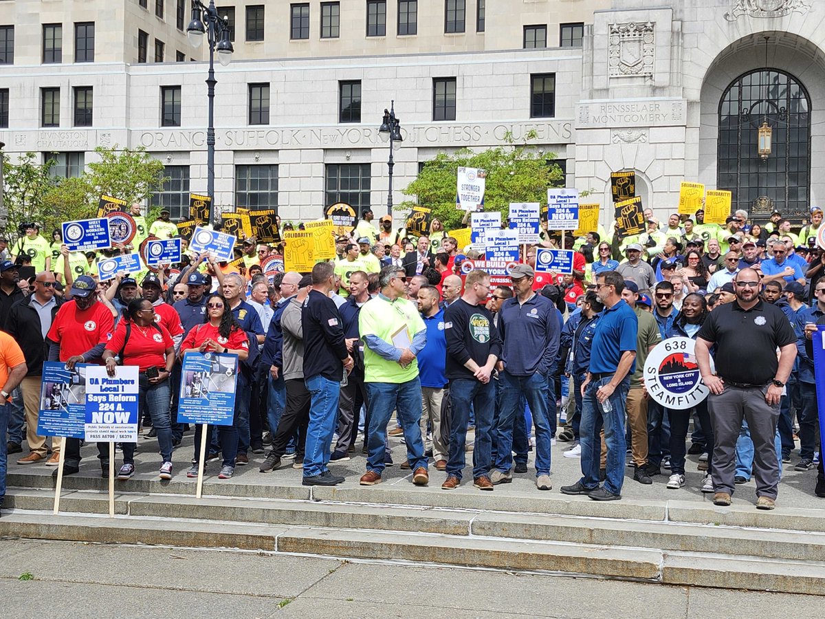Today, hundreds of our members are in Albany urging lawmakers to expand prevailing wage laws and increase labor standards on public and private projects throughout the state. Hardworking tradesmen and tradeswomen deserve fair wages across the board.